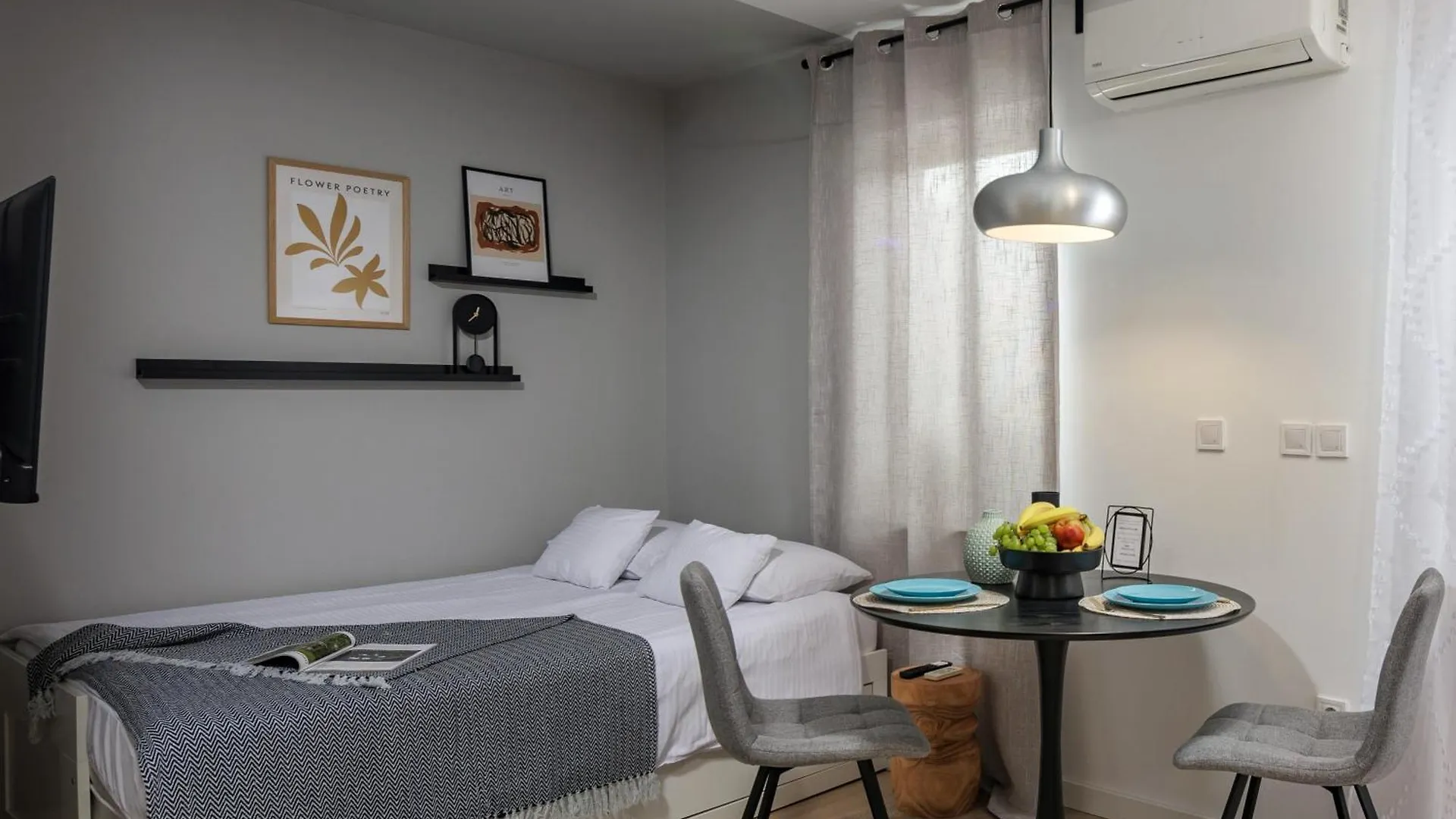 Agostini - Contactless Apartments Vukovarska Rijeka 0*,  Croácia